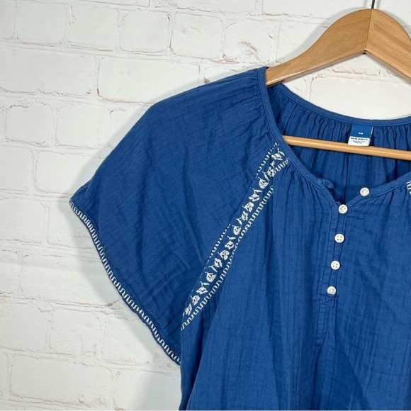 Old Navy Embroidered Flutter Sleeve Swing Blouse Womens XS Blue Cotton Western - Picture 2 of 10